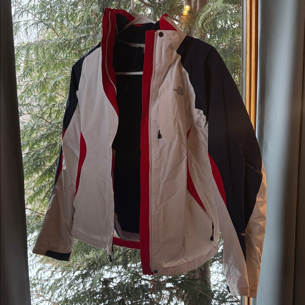 The North Face Men's White and Black Ski Jacket